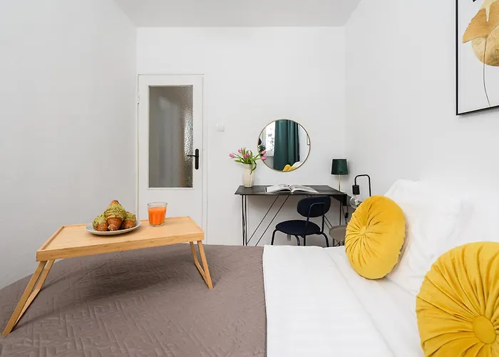 Апартаменты Lumina Cozy 3-room In